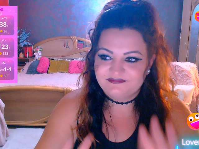 Ariellefoxy live cam on BongaCams
