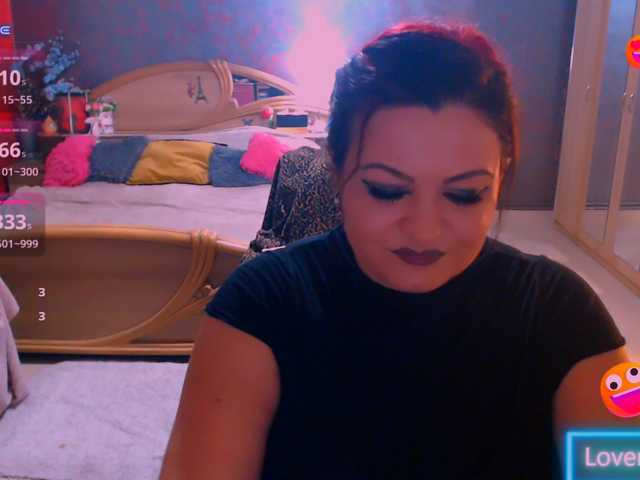 Ariellefoxy live cam on BongaCams