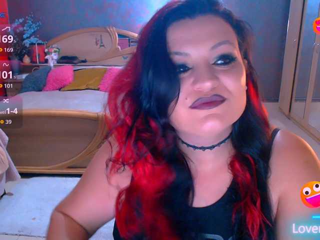 Ariellefoxy live cam on BongaCams