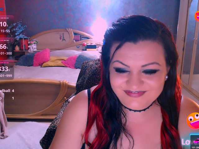 Ariellefoxy live cam on BongaCams