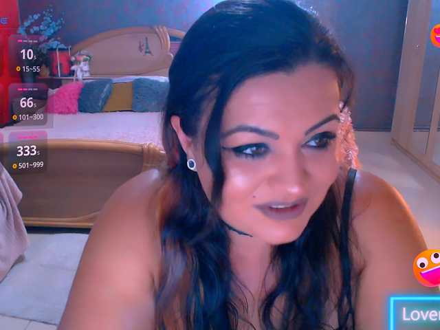 Ariellefoxy live cam on BongaCams