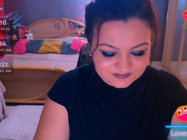 Ariellefoxy live cam on BongaCams