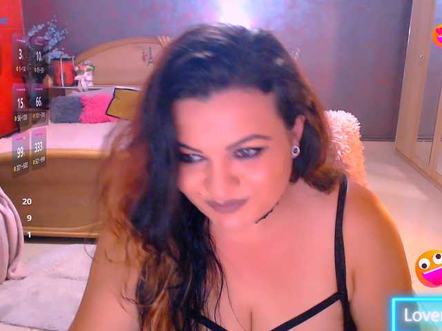 Ariellefoxy live cam on BongaCams