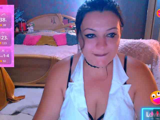 ariellefoxy's live room