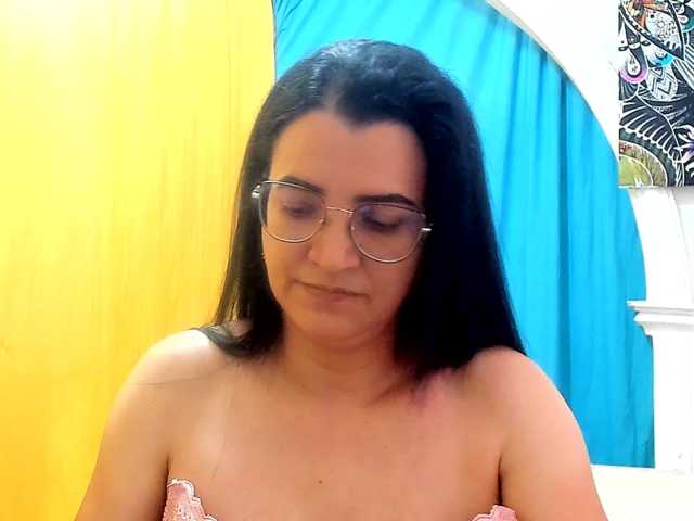 MARILYNG live cam preview