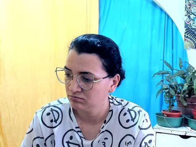 MARILYNG live cam preview