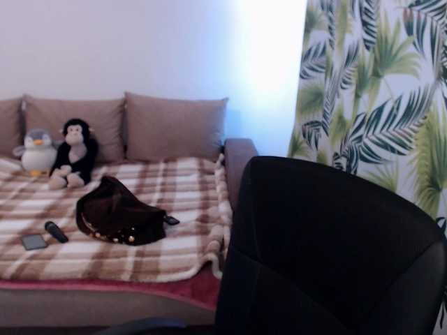 RianaCrystal live cam on BongaCams