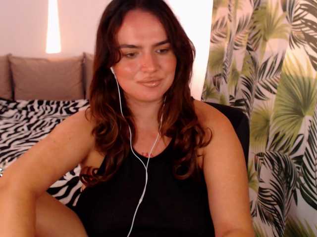 RianaCrystal — live female cam