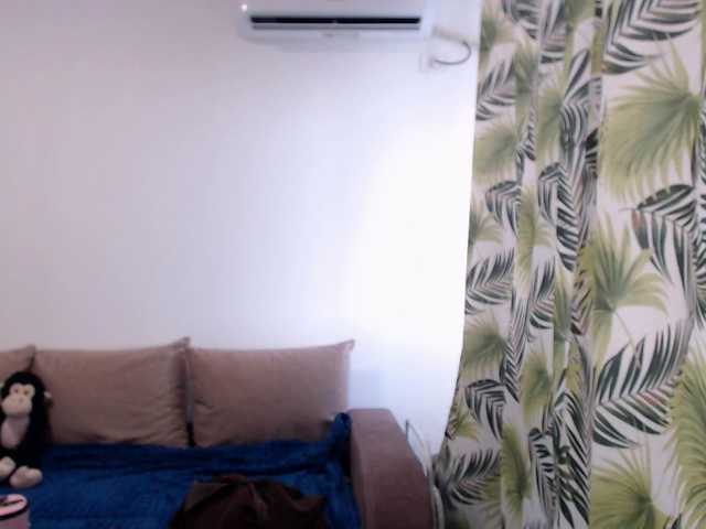 RianaCrystal live cam on BongaCams