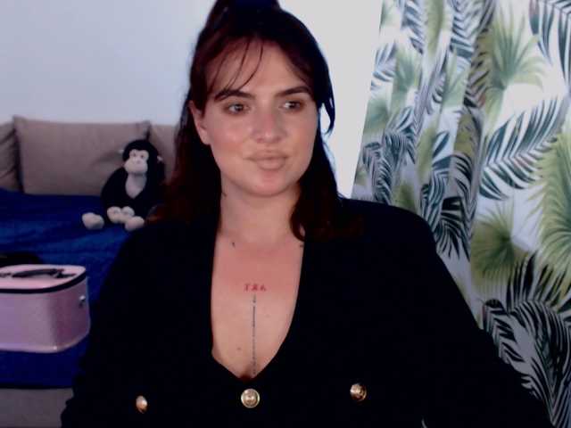 RianaCrystal live cam on BongaCams