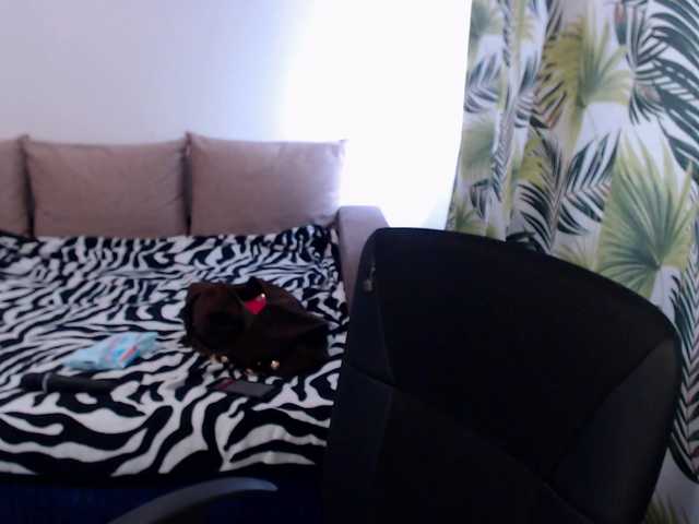 RianaCrystal — live female cam