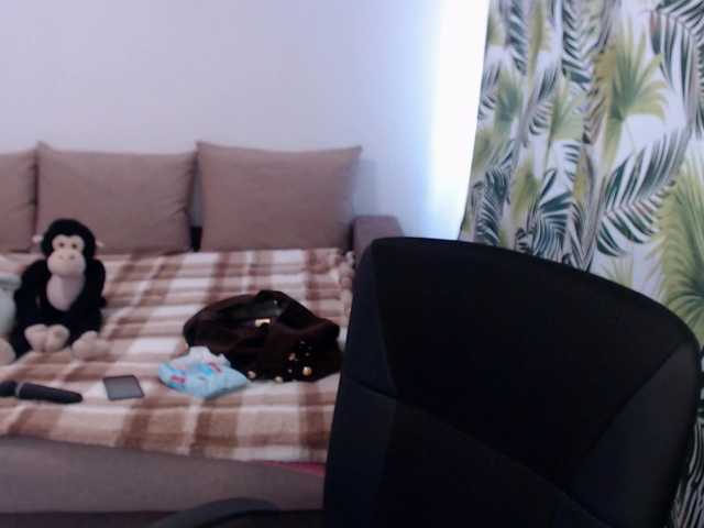 RianaCrystal live cam on BongaCams