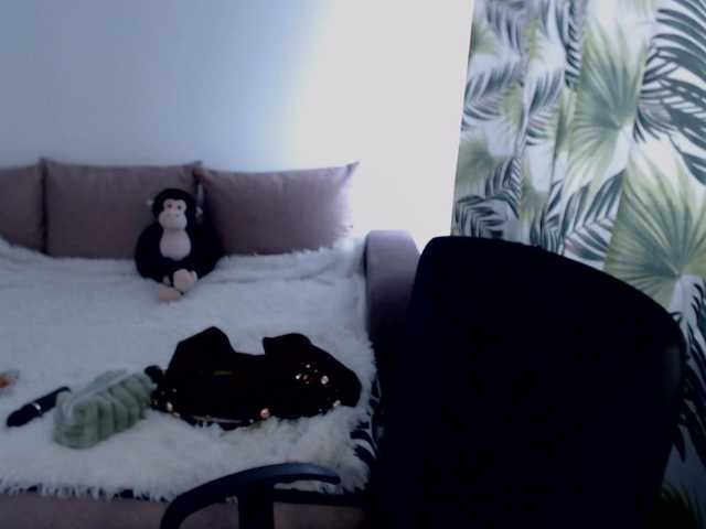RianaCrystal live cam on BongaCams
