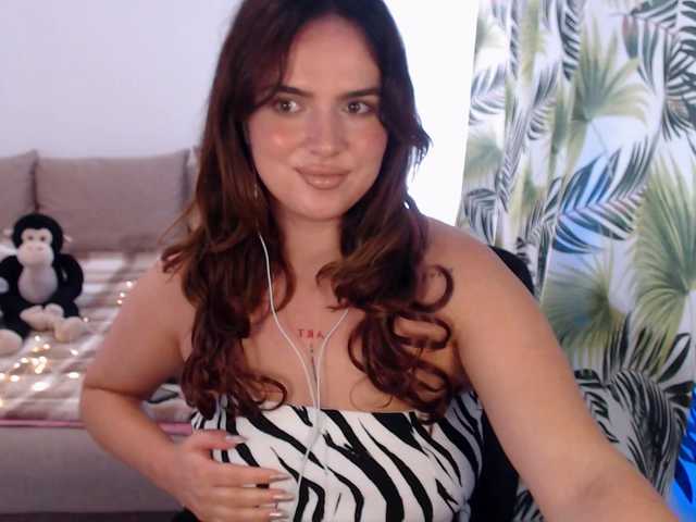 RianaCrystal live cam on BongaCams