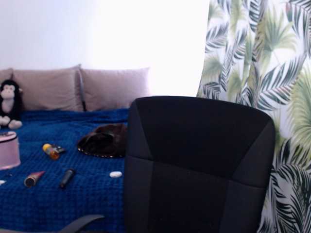 RianaCrystal live cam on BongaCams