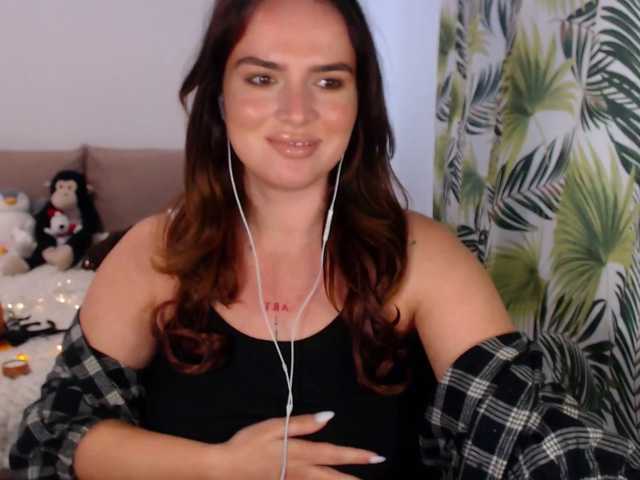 RianaCrystal live cam on BongaCams