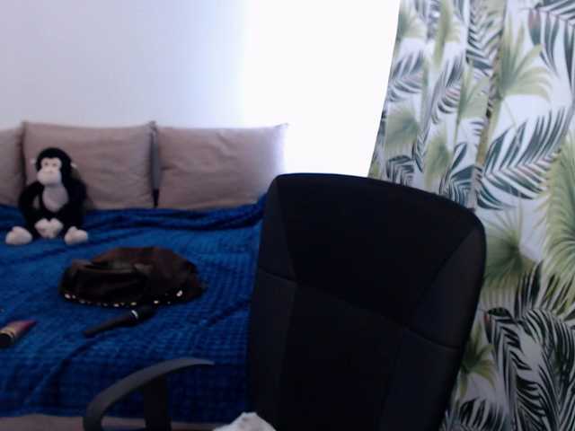 RianaCrystal live cam on BongaCams