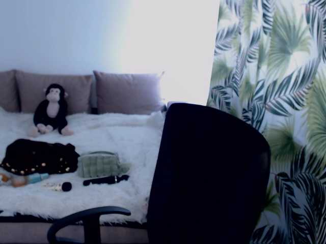 RianaCrystal live cam on BongaCams