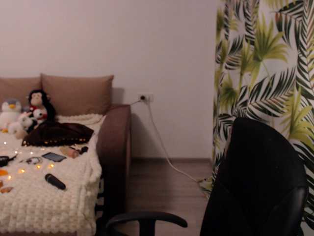 RianaCrystal live cam on BongaCams