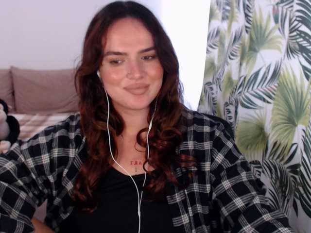 RianaCrystal live cam on BongaCams