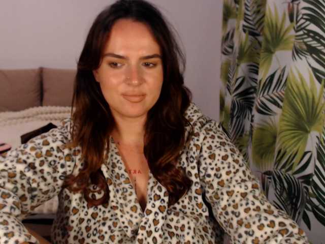 RianaCrystal live cam on BongaCams