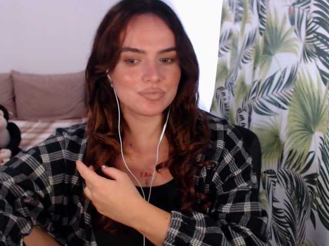 RianaCrystal live cam preview
