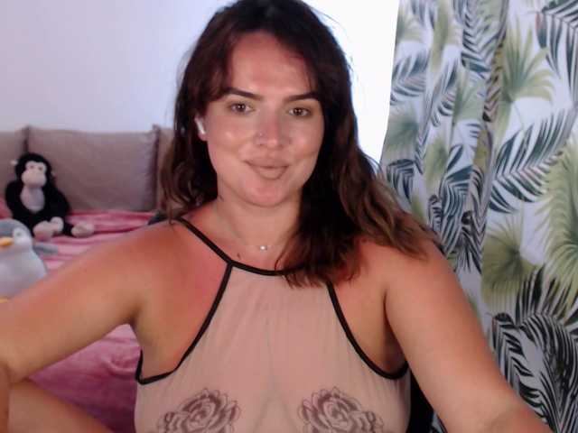 RianaCrystal live cam on BongaCams
