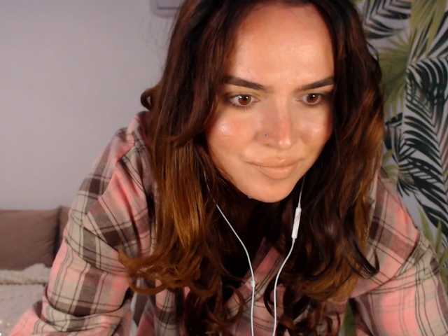 RianaCrystal live cam on BongaCams