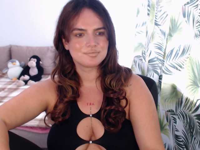 RianaCrystal live cam on BongaCams