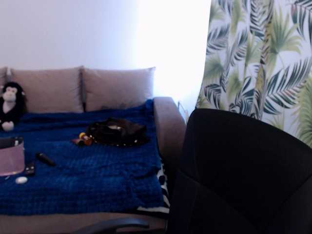 RianaCrystal live cam on BongaCams