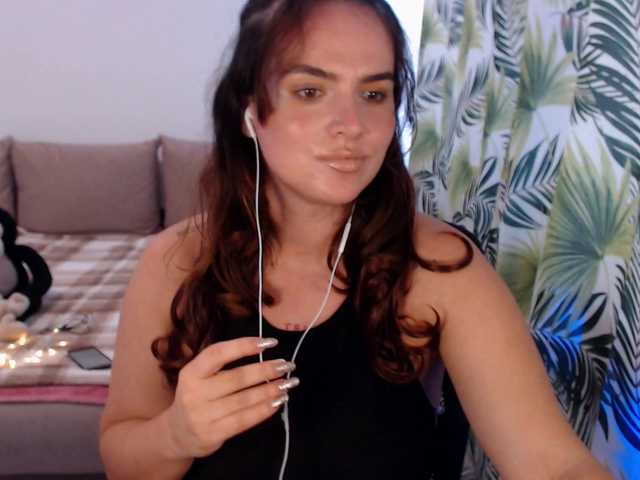 RianaCrystal live cam preview