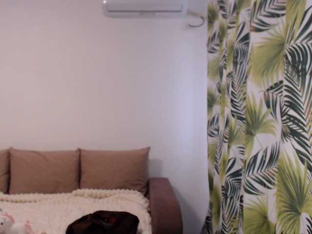 RianaCrystal live cam preview