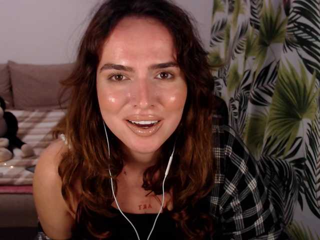 RianaCrystal live cam on BongaCams