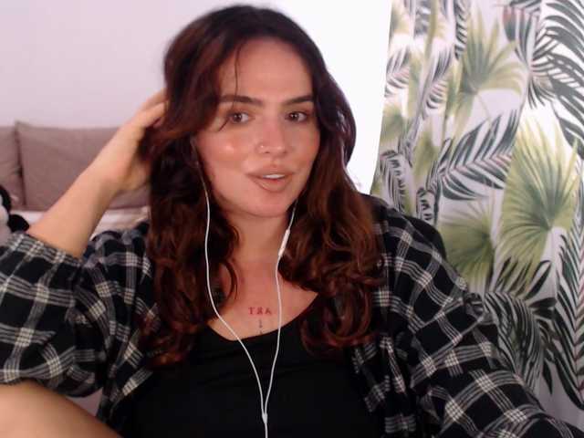 RianaCrystal live cam on BongaCams