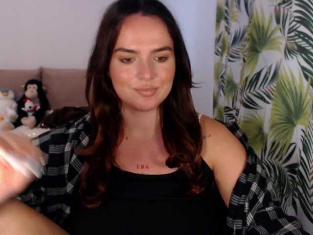 RianaCrystal live cam on BongaCams