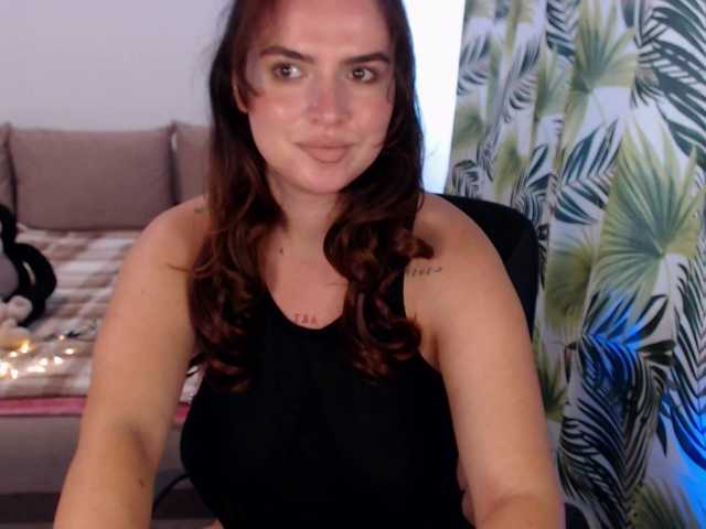 RianaCrystal live cam preview