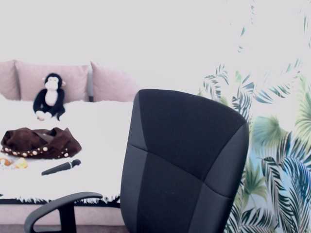 RianaCrystal live cam on BongaCams