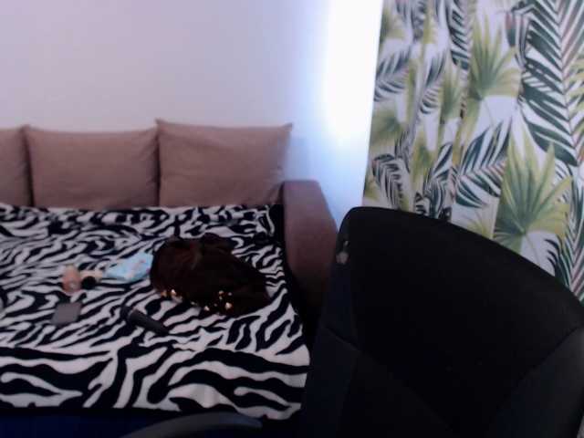 RianaCrystal live cam on BongaCams