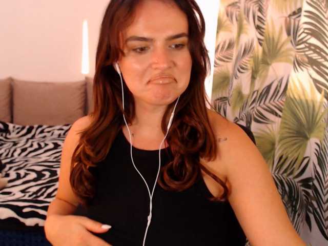RianaCrystal live cam on BongaCams