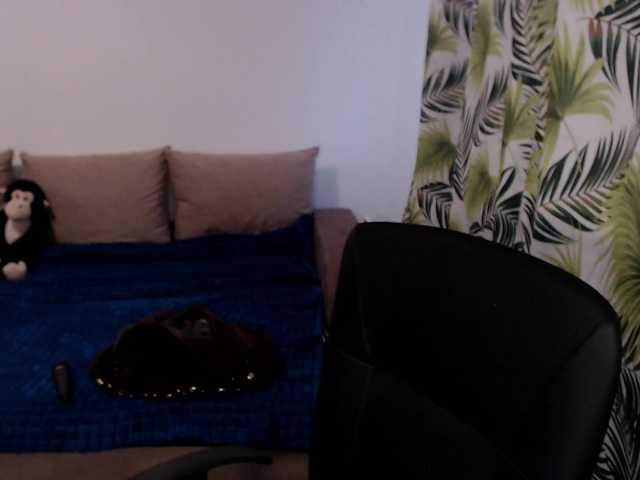RianaCrystal live cam on BongaCams