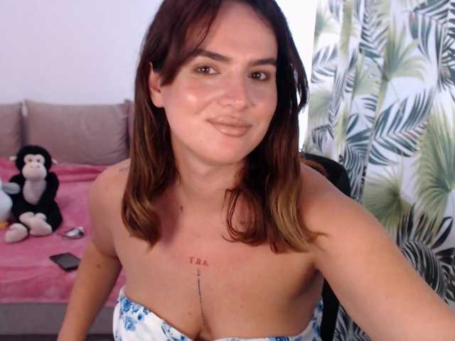 RianaCrystal live cam on BongaCams