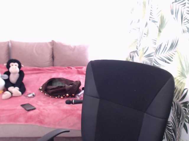 RianaCrystal live cam on BongaCams