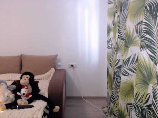 RianaCrystal live cam preview