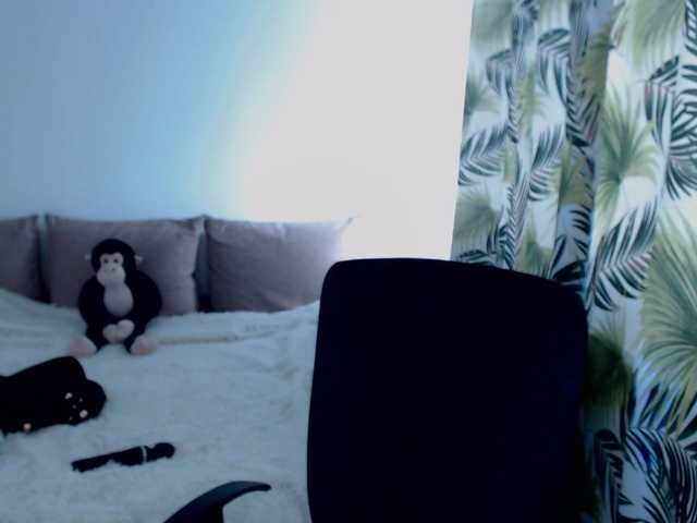 RianaCrystal live cam on BongaCams