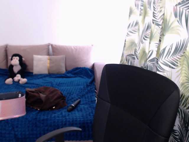 RianaCrystal live cam on BongaCams