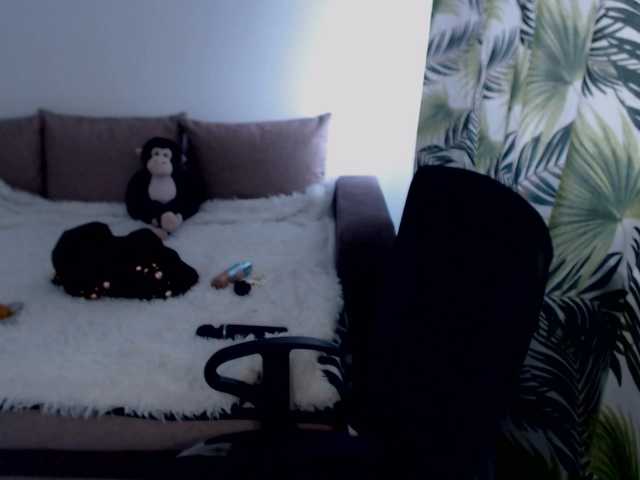 RianaCrystal live cam on BongaCams
