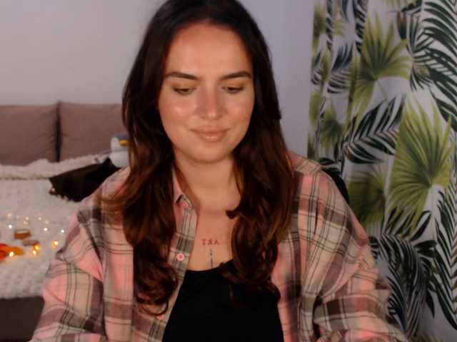 RianaCrystal live cam on BongaCams