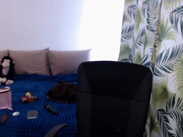 RianaCrystal live cam on BongaCams