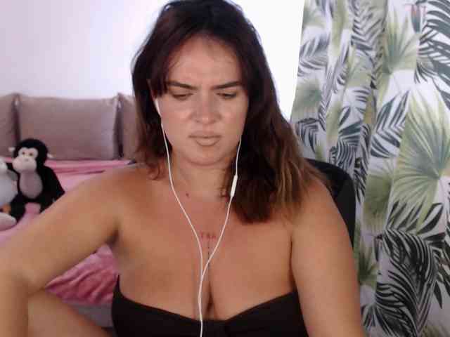 RianaCrystal webcam