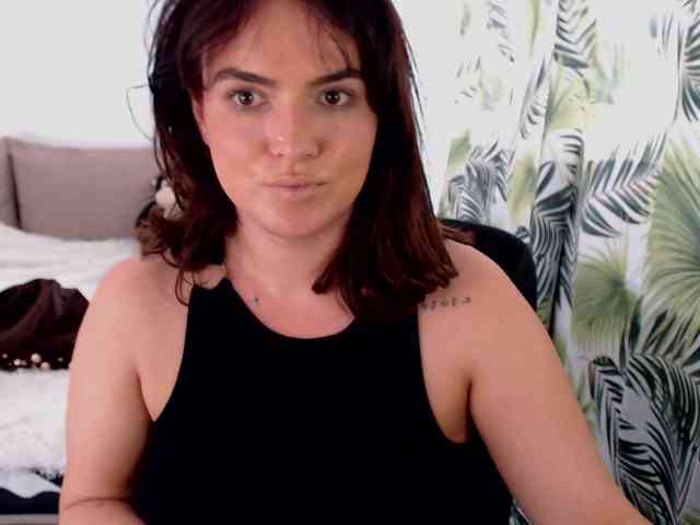 RianaCrystal webcam